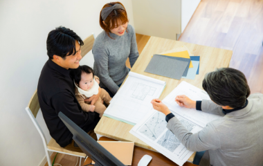 家族　打ち合わせ　写真