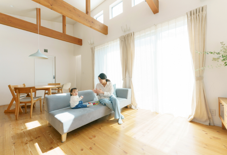 親子　リビング　写真