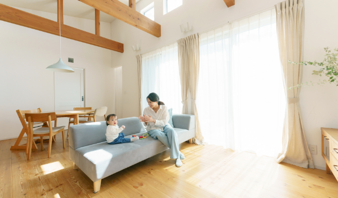 親子　リビング　写真