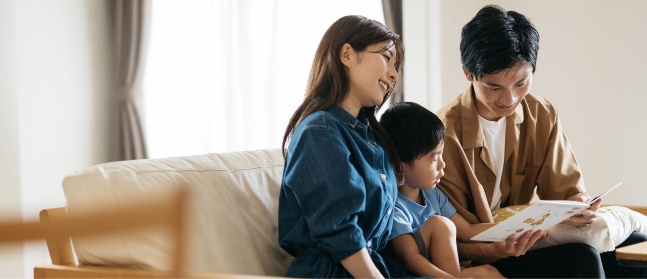 家族団欒　リビング　写真