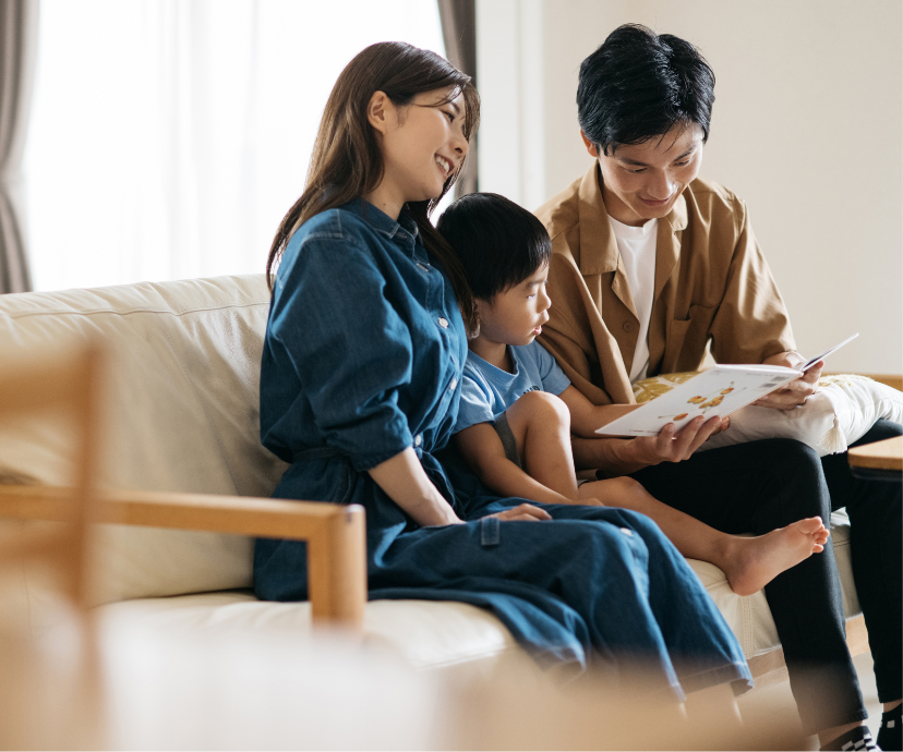 家族団欒　リビング　写真